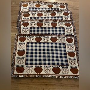 4 beautiful apple blue and‎ white placemats